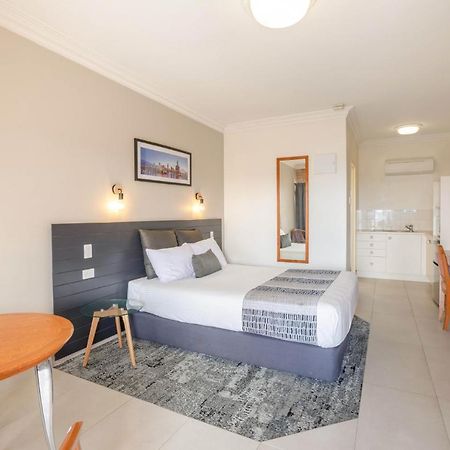 Coopers Colonial Motel Брисбен Экстерьер фото